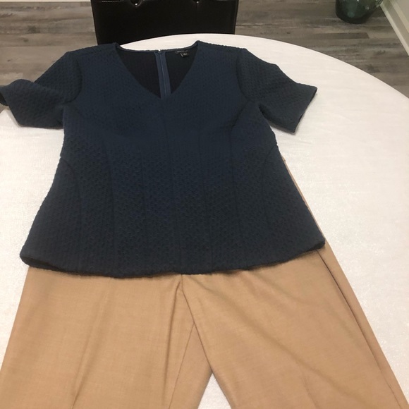 ANN TAYLOR Navy top - Picture 4 of 4